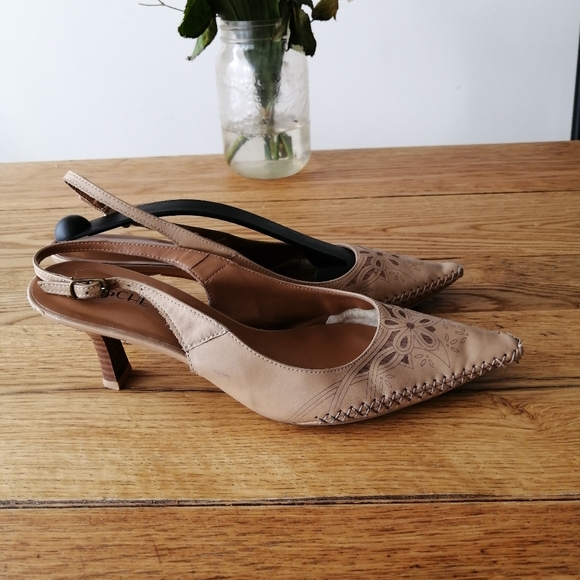 COPY - Vintage sling back point toe kitten heels - Picture 4 of 7